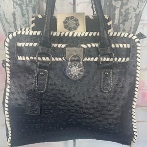 Sarah handbag with crossbody and matching wallet